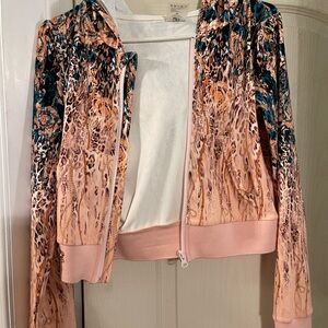 Noire blanc cropped hoodie size medium